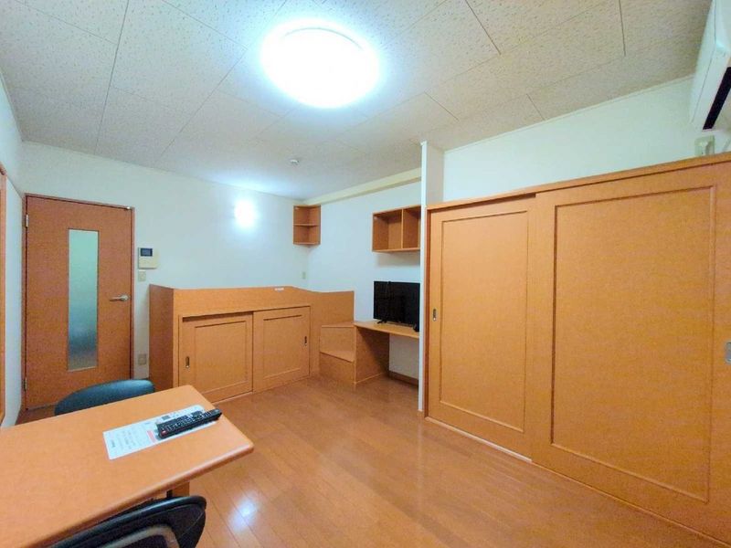 レオパレス北平野 居間