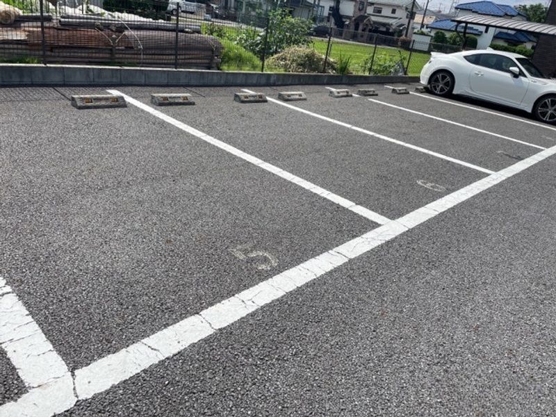 レオネクストサンフラワーⅢ 駐車場