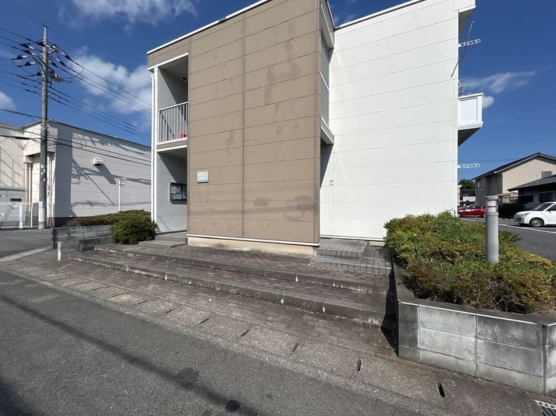 レオパレスハイランド エントランス