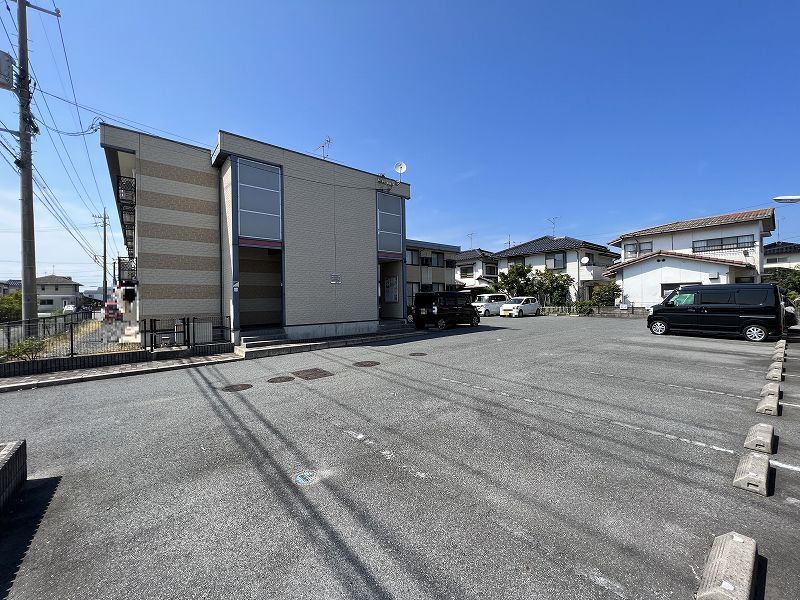 レオパレスディアコート 駐車場