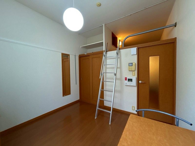 レオパレスアイリス 居間