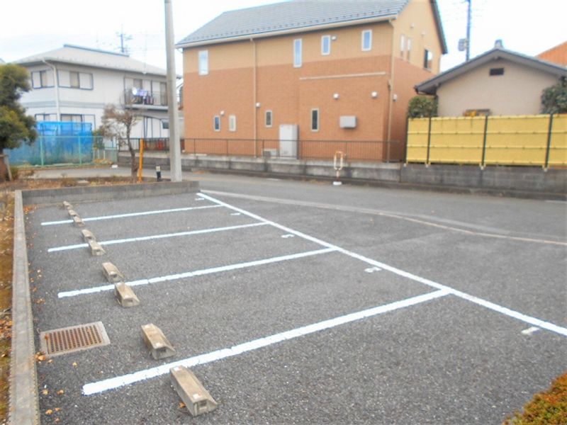 レオパレスグリーンレーベル 駐車場