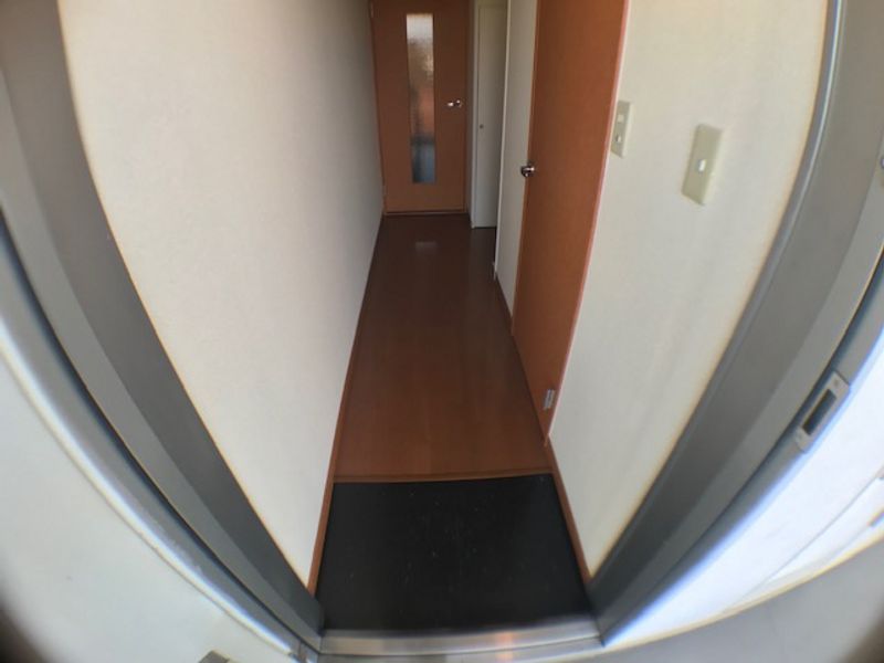レオパレスエスポア屋敷代 玄関