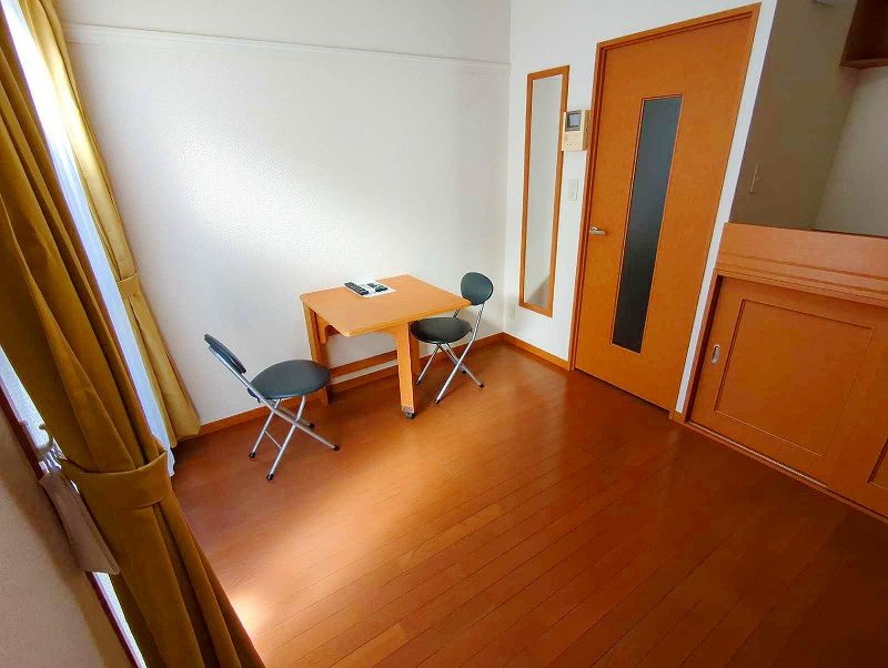 レオパレスリベル丸山 居間