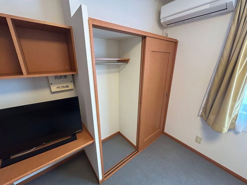 レオパレスブレセイ 収納