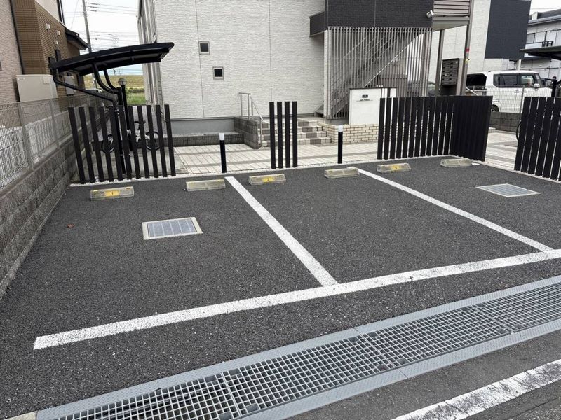クレイノＳＵＮ　ＦＯＲＥＳＴ 駐車場