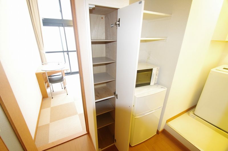 レオパレス琵琶湖 収納