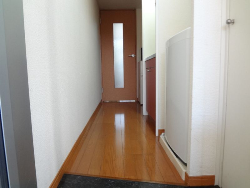 レオパレスあおいＭ 玄関