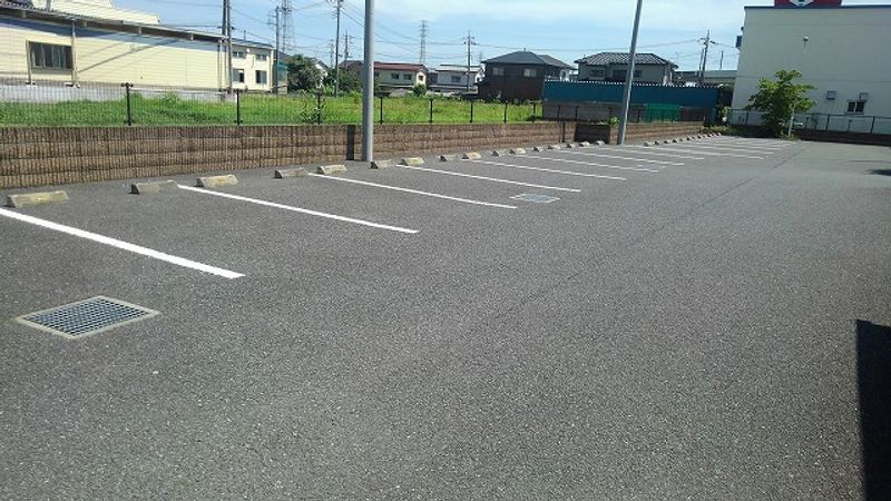 レオネクストアルホップ 駐車場