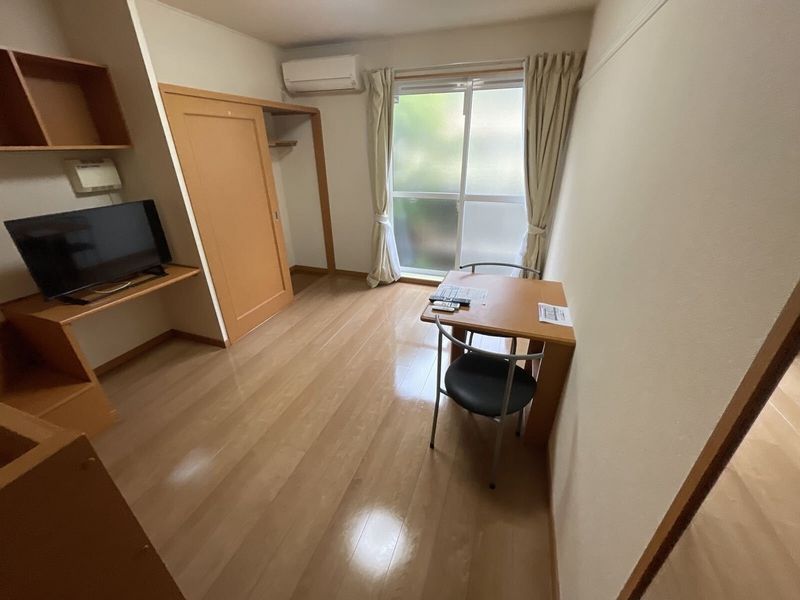 レオパレス京山マスカット 居間