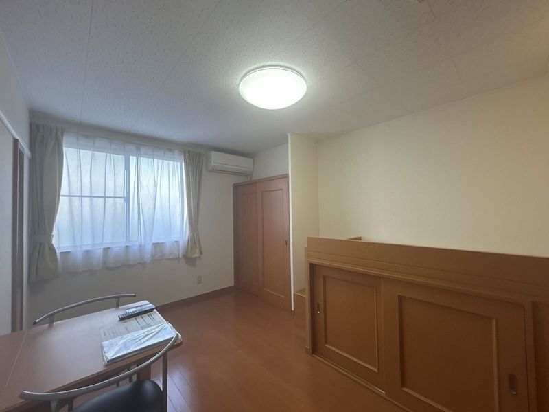レオパレスポーラスターＡ 居間