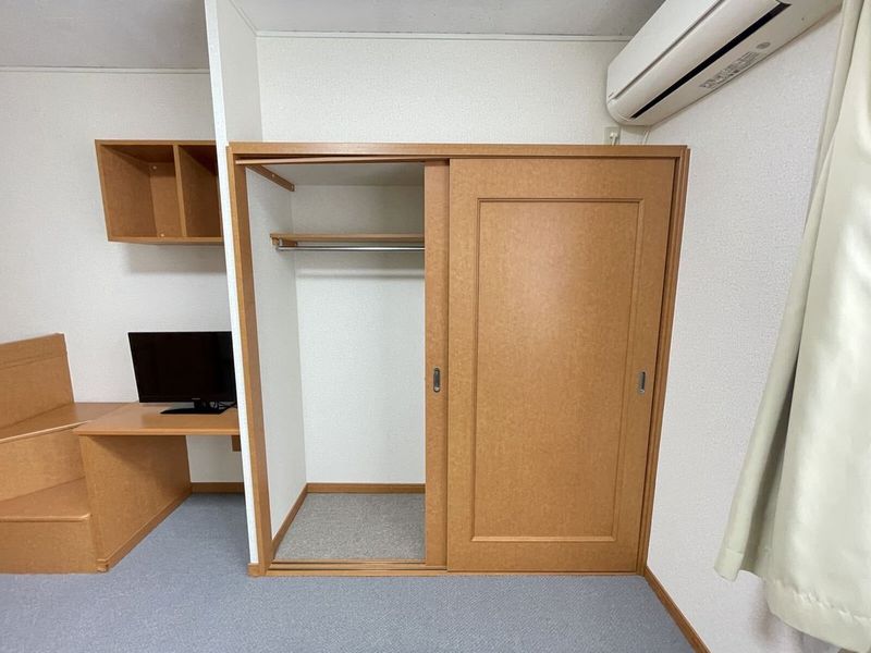 レオパレスフラワーヒル花山 収納
