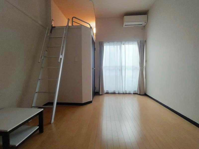 LEONEXT Lumiere Nishidai III Living room