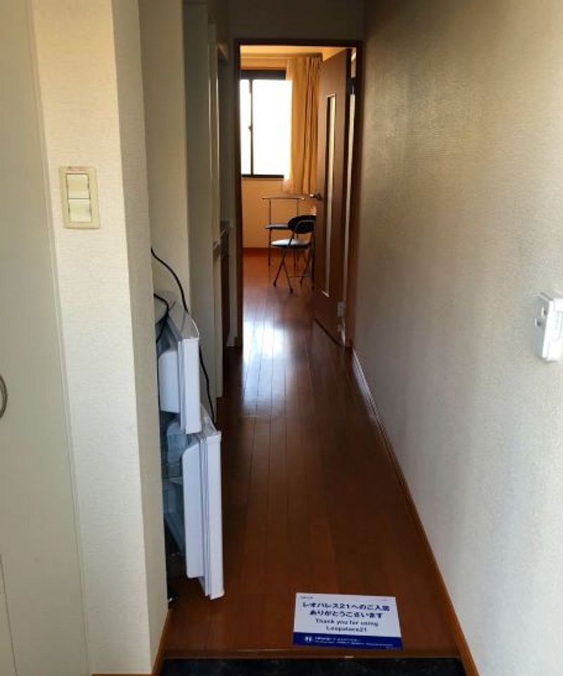 レオパレスモンテカルロ 玄関