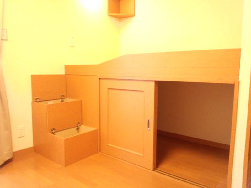 レオパレスフローラル北美町 居間