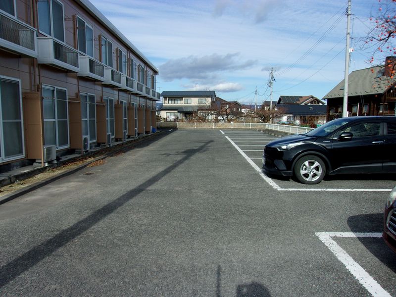 レオパレス市柳 駐車場