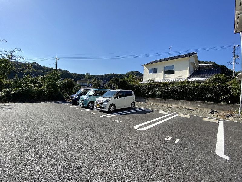 クレイノファレノプシス 駐車場