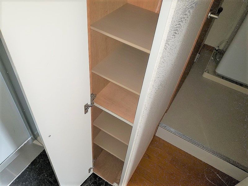 レオパレスプルミエ 収納