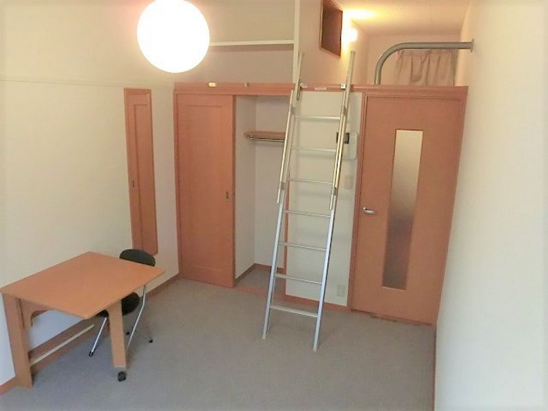 レオパレスグランベルク 居間