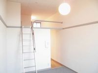 レオパレスミコノス 居間