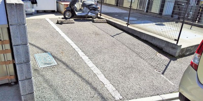 レオパレスアウトゥーノ 駐車場