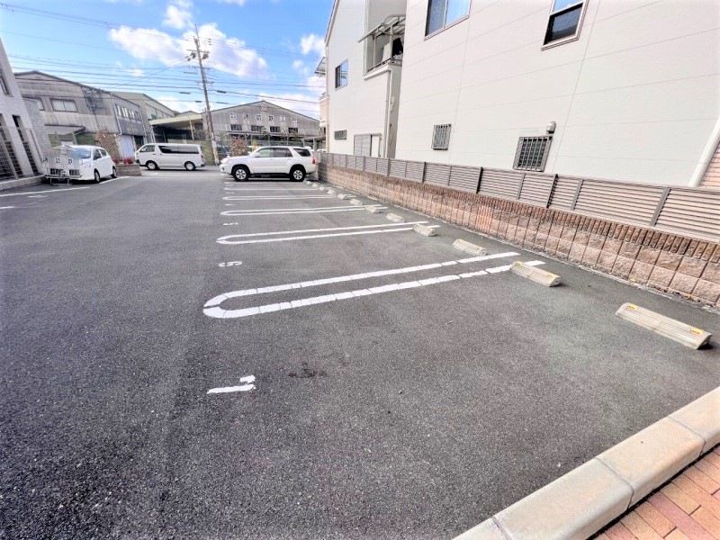 レオネクストＧＡＩＡ 駐車場