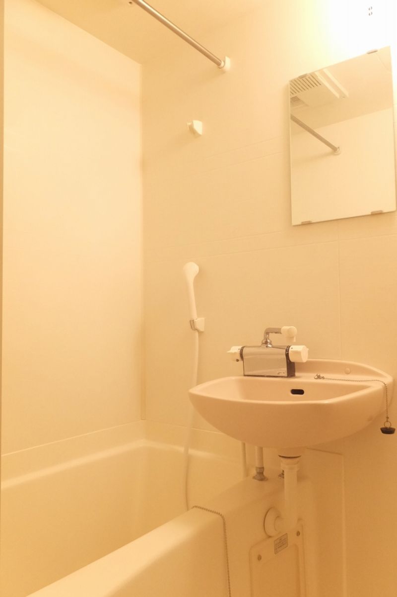 レオパレスアザミ 風呂