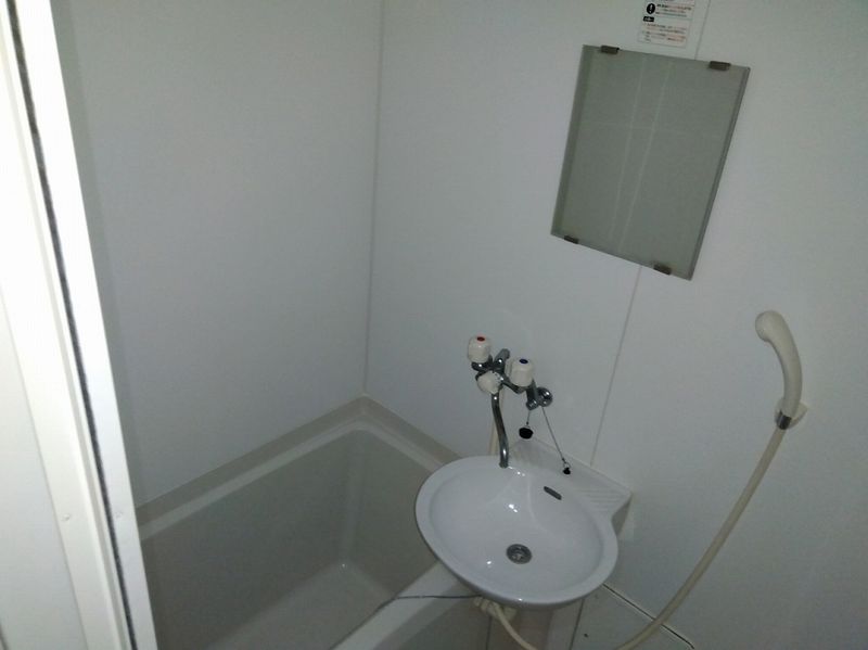 レオパレス川之江中央 風呂