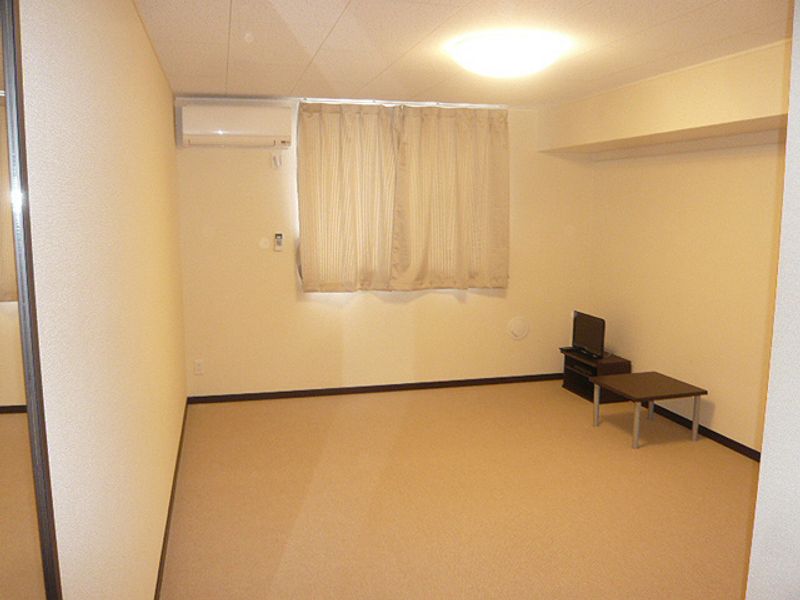レオネクストハピネスしだみ 居間