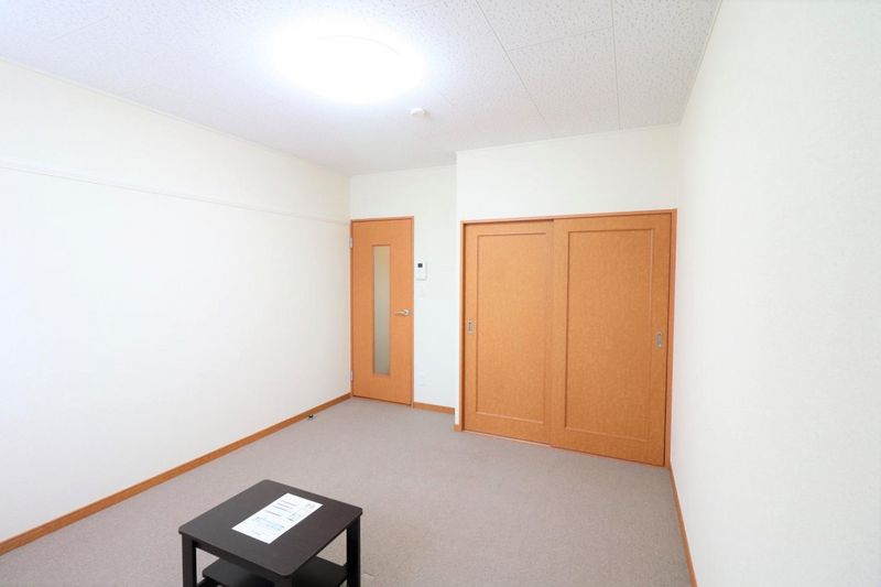 レオパレスクレールアミラ 居間