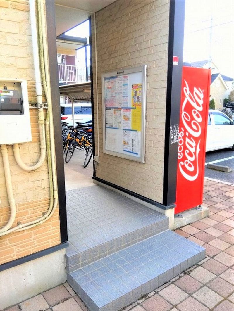 レオパレスプレミール エントランス