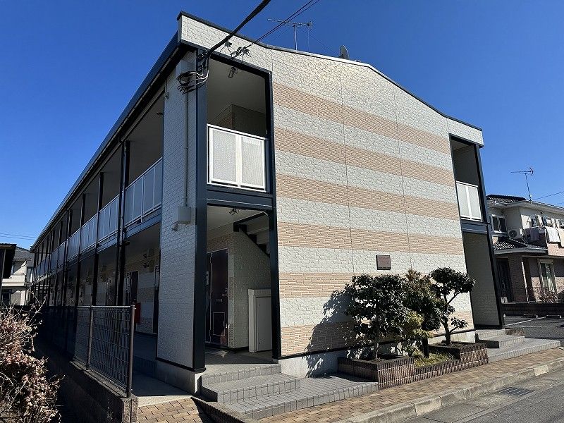 レオパレス下栗 エントランス