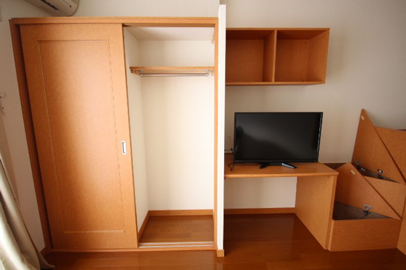 レオパレスルアール 収納