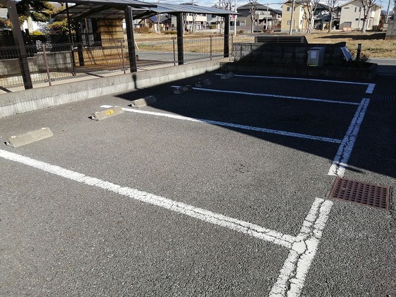 レオネクストリバージュ　２ 駐車場