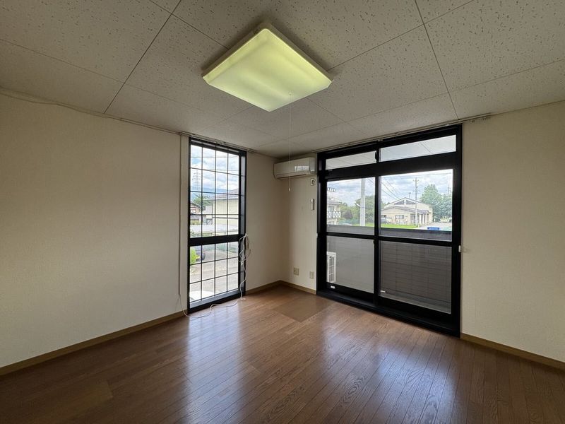 レオパレスハーモニー 居間