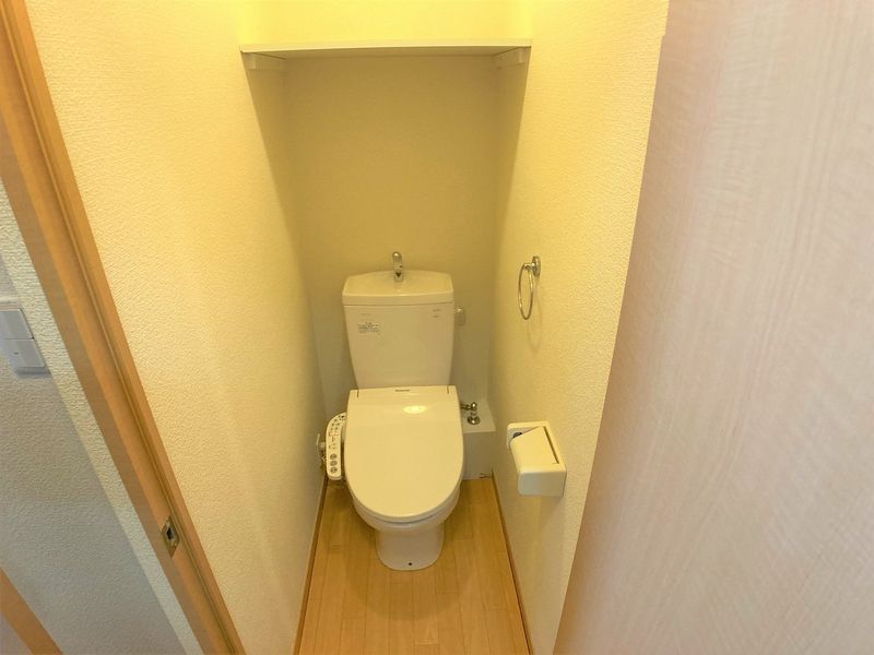 レオパレスＫＯＩＷＡＩ トイレ