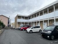 レオパレスラクレⅡ 駐車場
