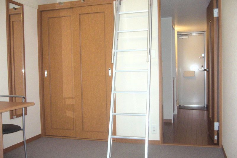 レオパレスミーコーポ　マチヤ２ 居間