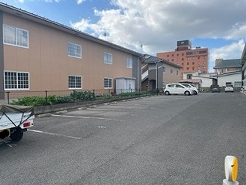 レオネクストララ　せいゆう 駐車場