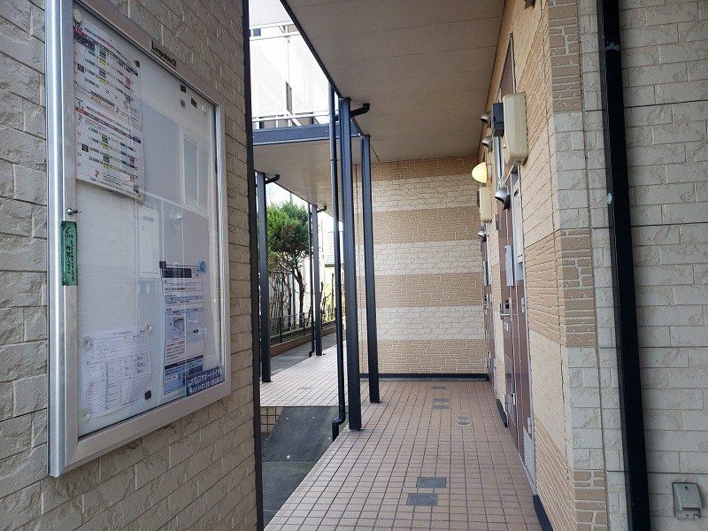 レオパレスコンフォートＳ 玄関