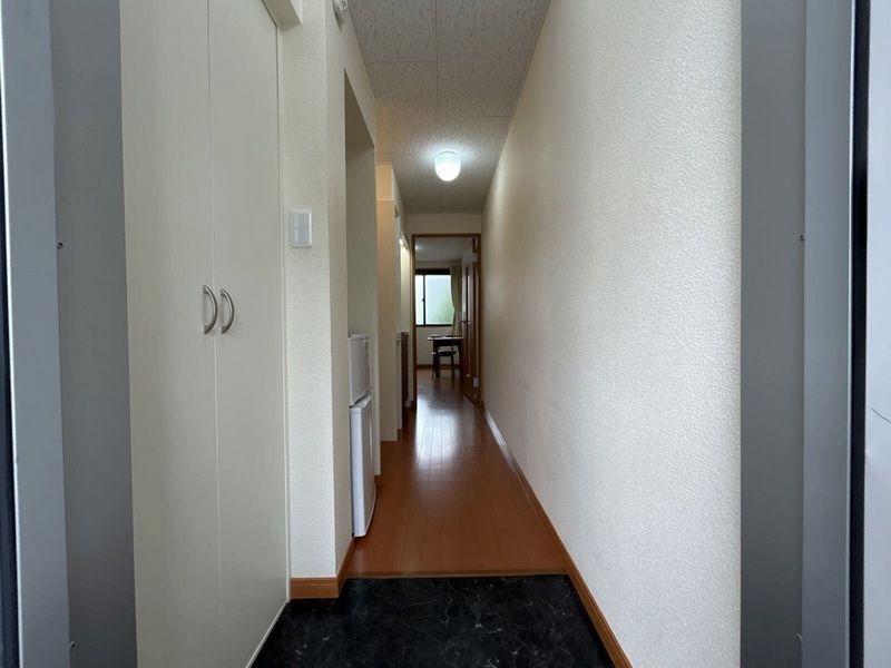レオパレス西羽貫 玄関