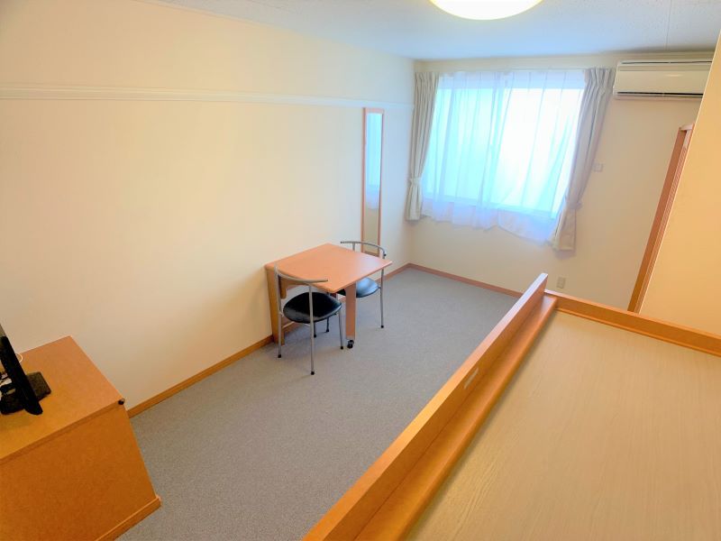 レオパレスルーミング誠 寝室