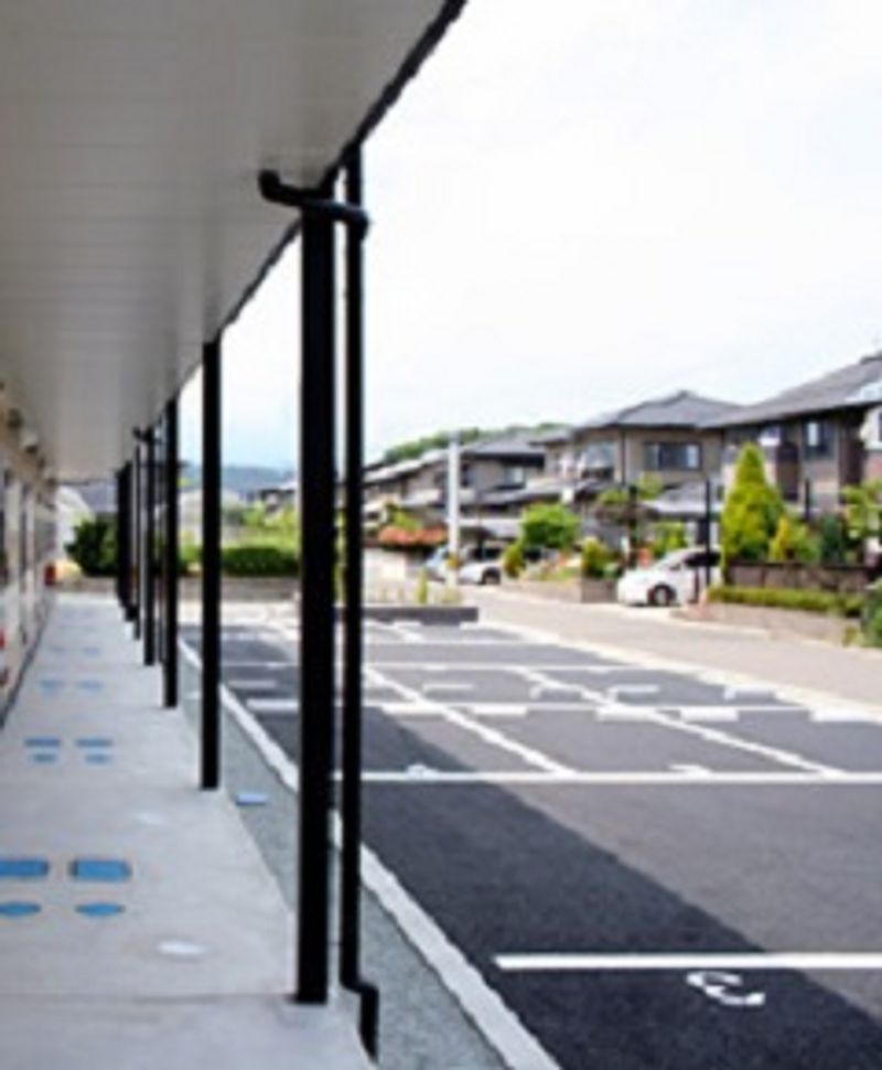 レオパレス幸 駐車場