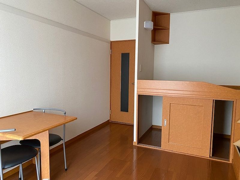 レオパレスシャルマン 居間