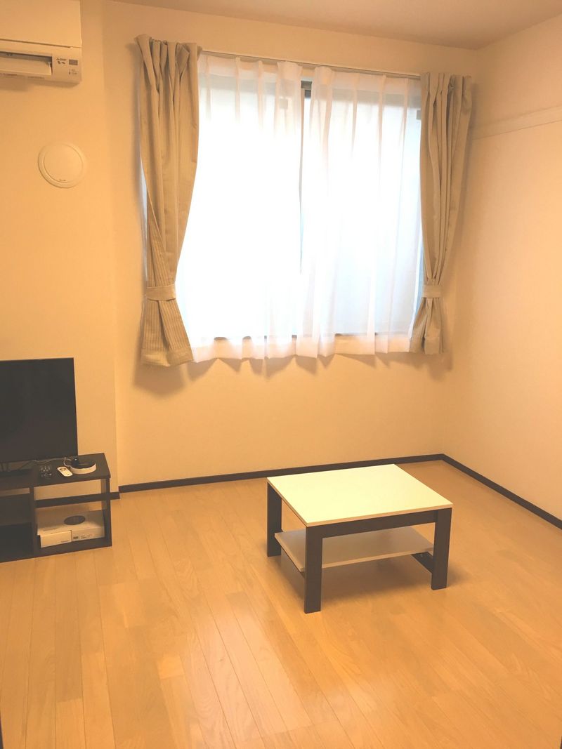 CLEINO Christmas Rose Bedroom