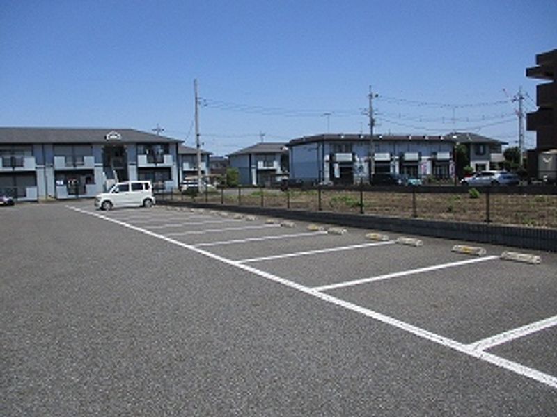 レオパレスミユーノ 駐車場
