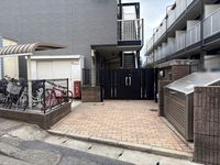 レオパレスだるま エントランス