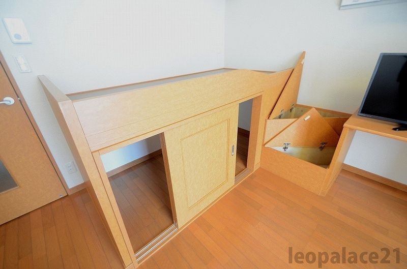 レオパレスフレイグラント多々良 収納