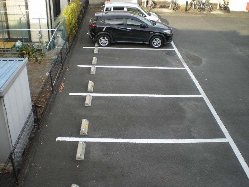 レオパレスＭＹＯＪＩＮ 駐車場