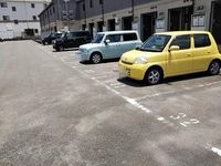 レオパレスかりゆし公 駐車場